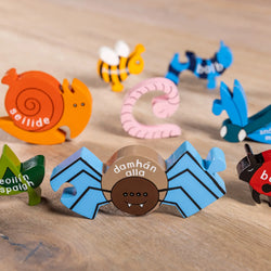 Creepy Crawlies Jigsaw Puzzle in Irish (As Gaeilge)
