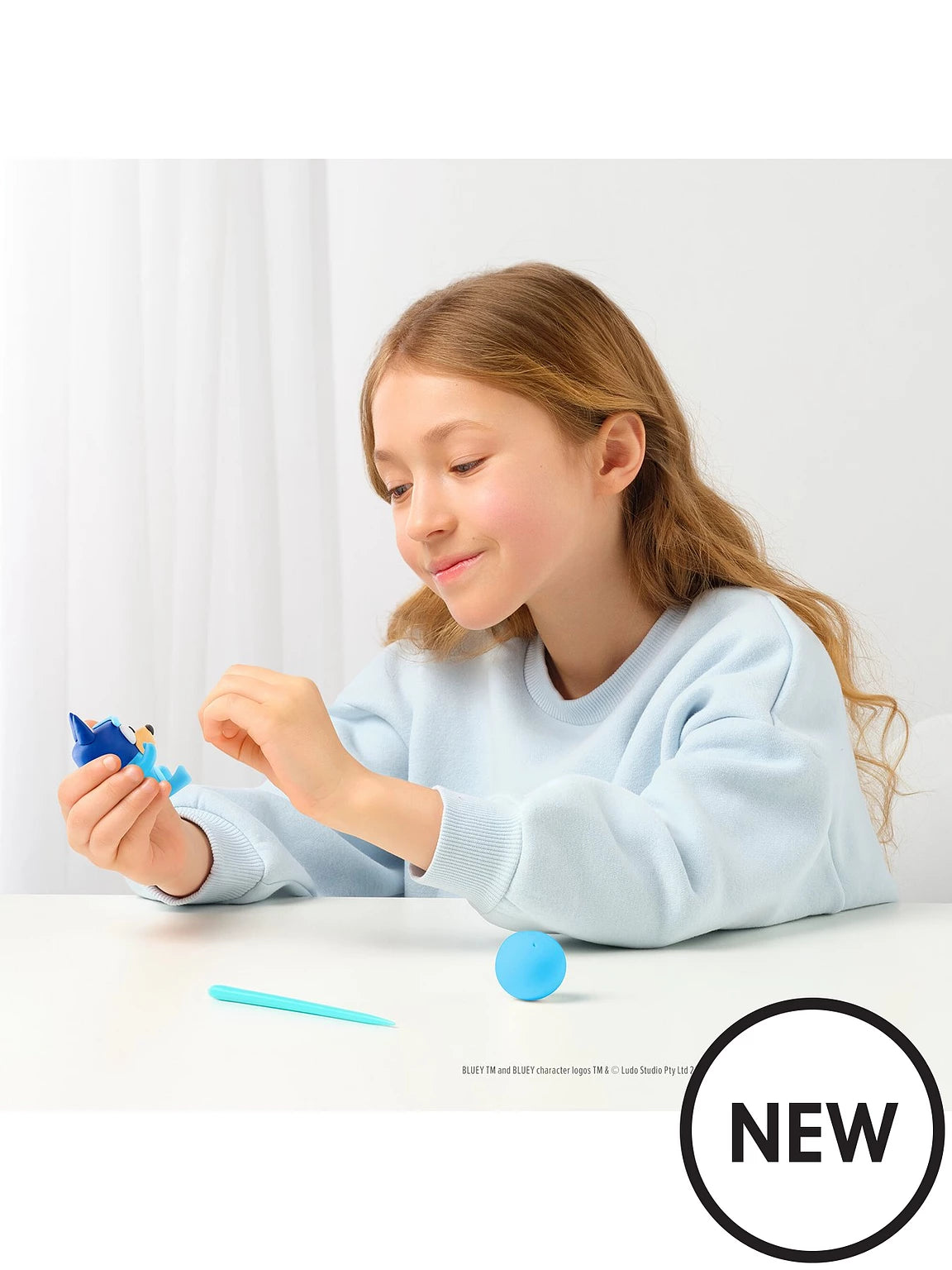 Hey Clay Bluey and Friends 15 Cans - 2 Sculpting Tools