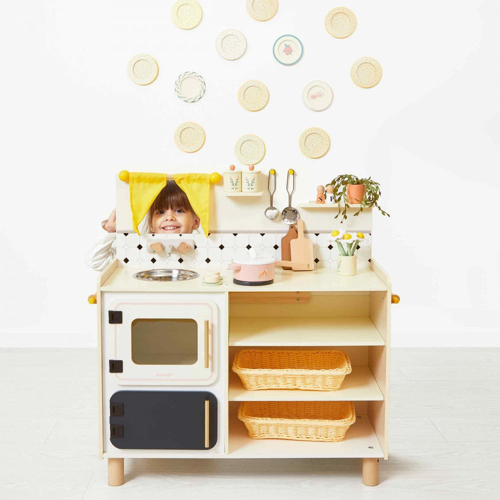 Shiny Grandma large wooden kitchen
