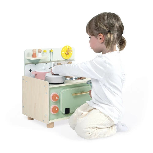 Shiny Grandma Small Wooden Kitchen