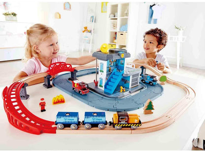 EMERGENCY SERVICES HQ Train Set Hape